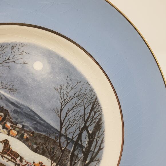 Avon 1979 Gold Dashing Through The Snow Christmas Holiday Plate Enoch Wedgwood - Picture 5 of 11